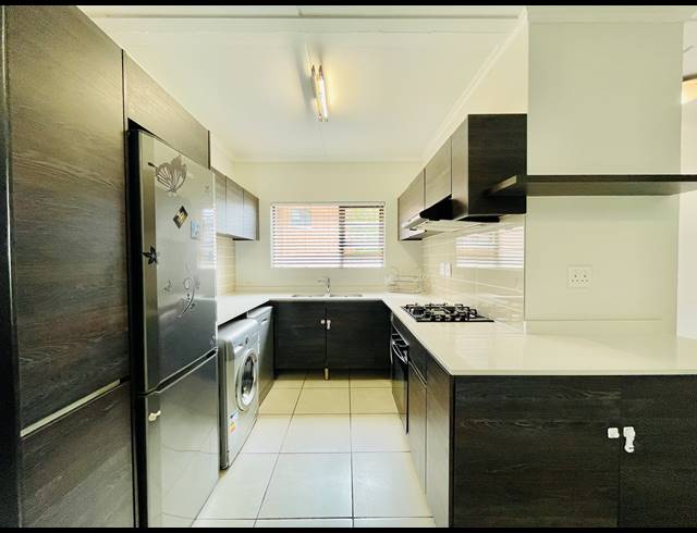 3 BEDROOM APARTMENT RENTED IN OLIVEDALE